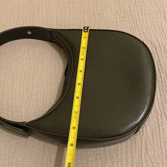 Dirty Six Brown Leather Egg bag . - Picture 4 of 9